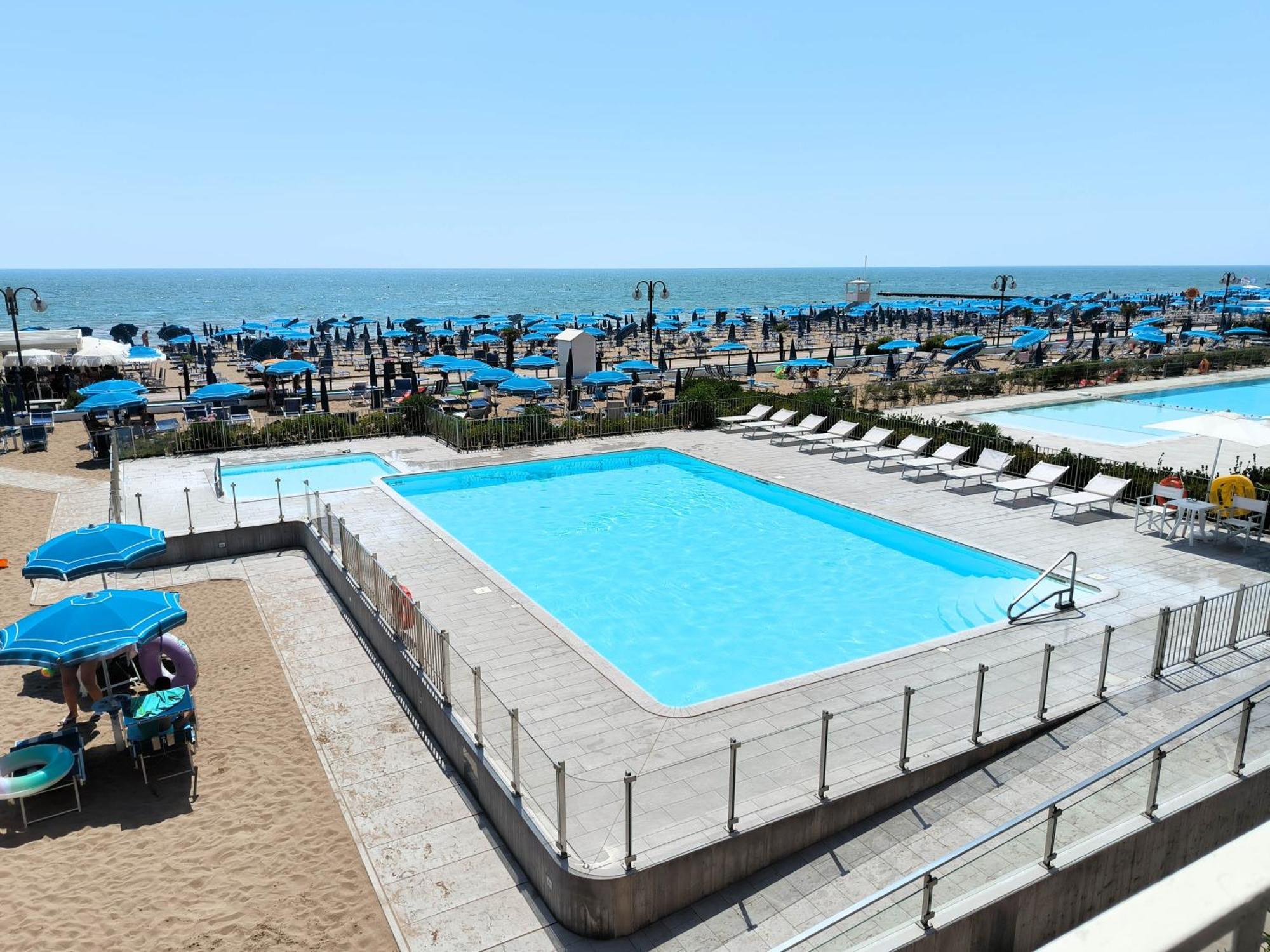 Apollo Fronte Mare Apartment Lido di Jesolo Luaran gambar
